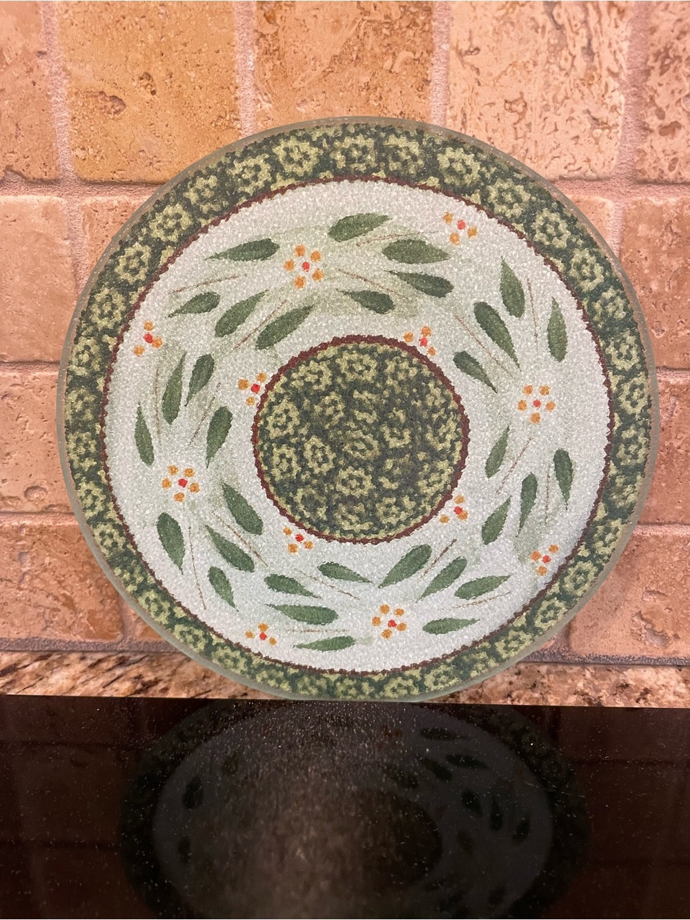 Temp-Tations by Tara 7" round glass trivet - Old world green - NEW never used